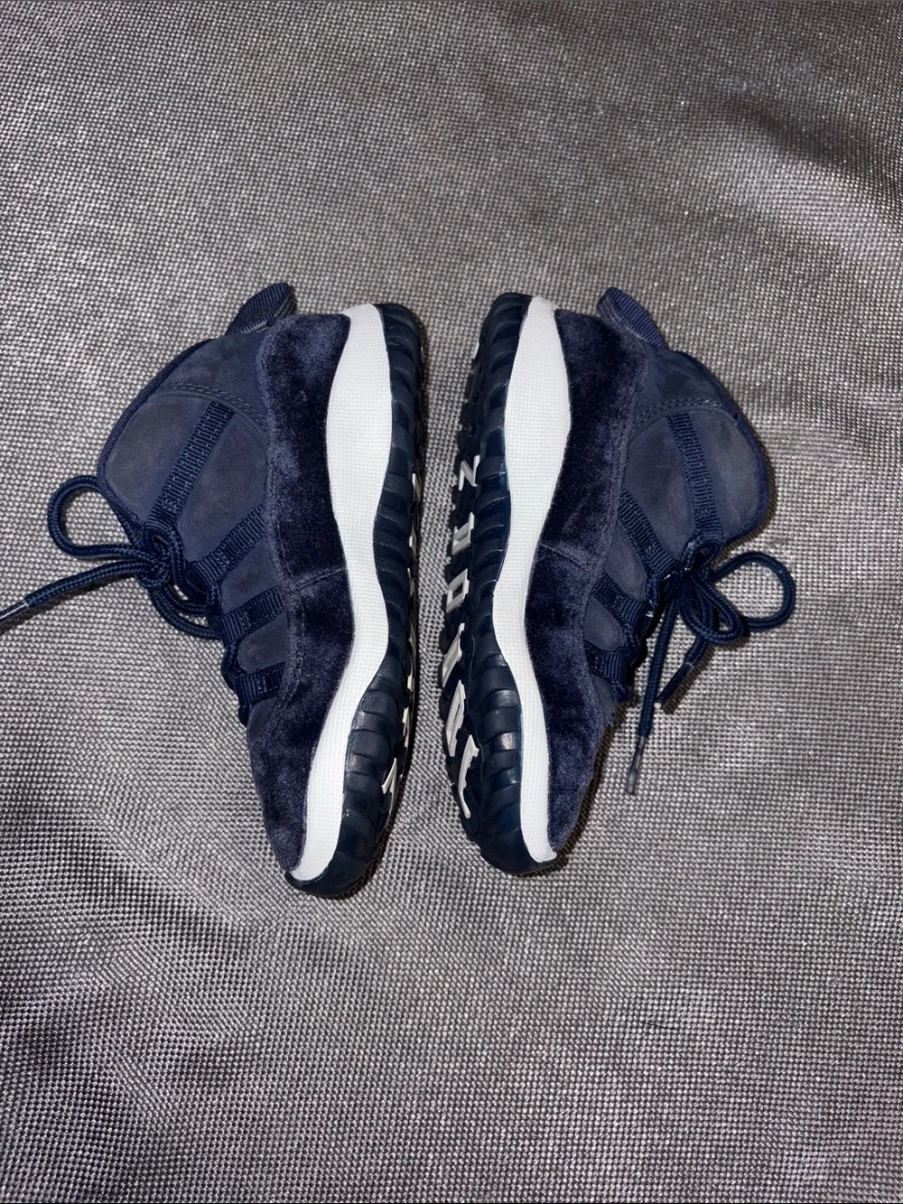 Jordan 11 Retro Midnight Navy size 9c